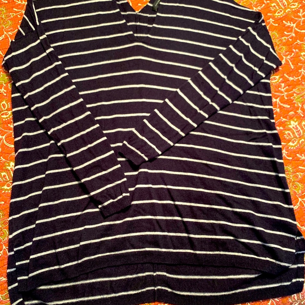Beautiful sweater very warm!!